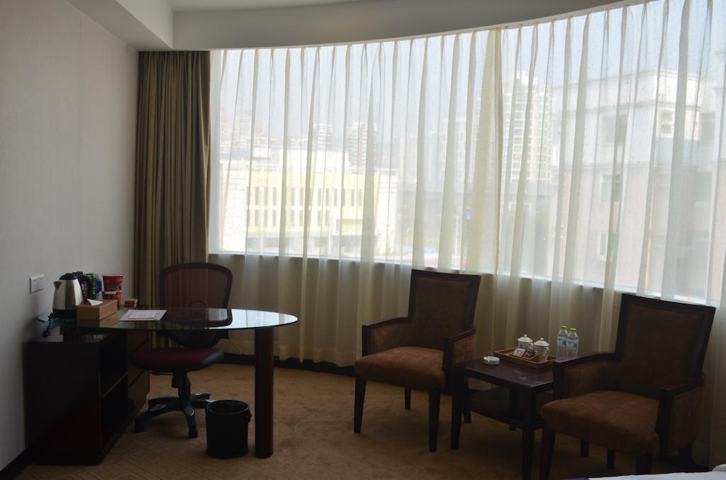 Zhuhai Platinum Holiday Hotel Bilik gambar