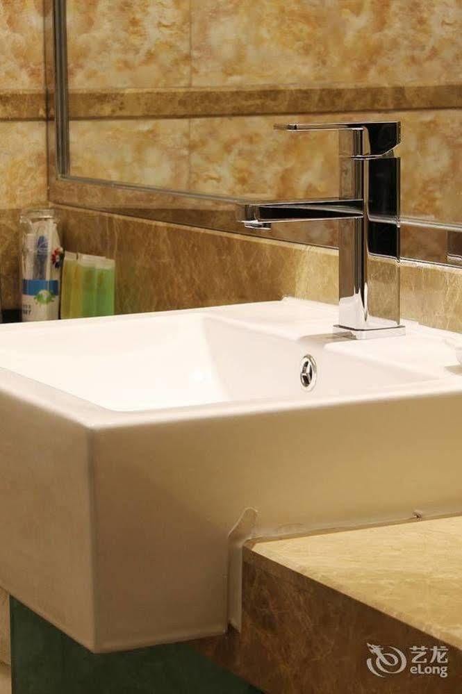 Zhuhai Platinum Holiday Hotel Luaran gambar